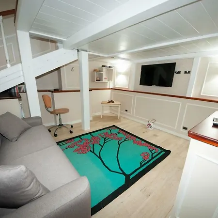 Daniela House 3 Semesterbostad *